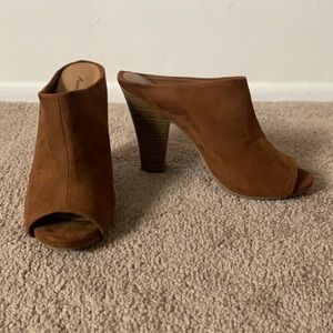 AE peep toe heel